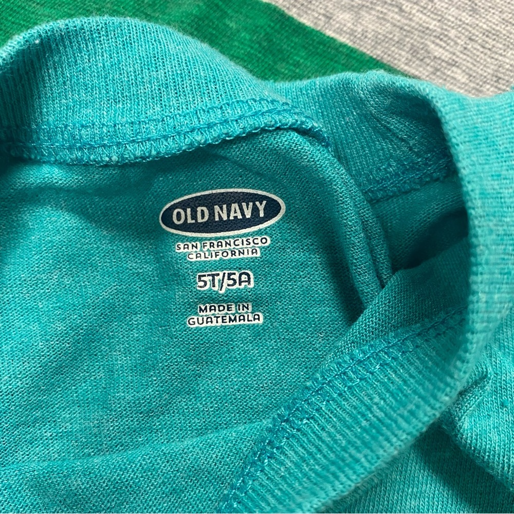 Old Navy Kids Graphic and Striped T-Shirts Set
Of 3 Long And Short Sleeve 5T - Picture 6 of 7